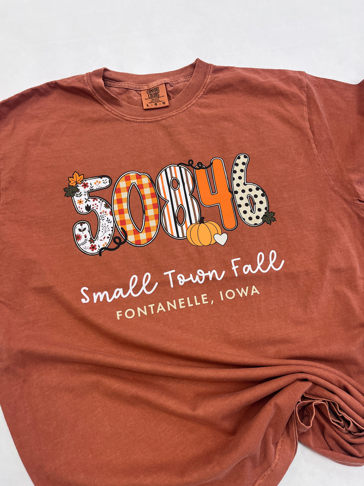 Small Town Fall - Fontanelle Tee